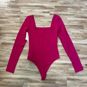 Brand new Babaton contour square neck bodysuit with tags, size xs bold fuschia
